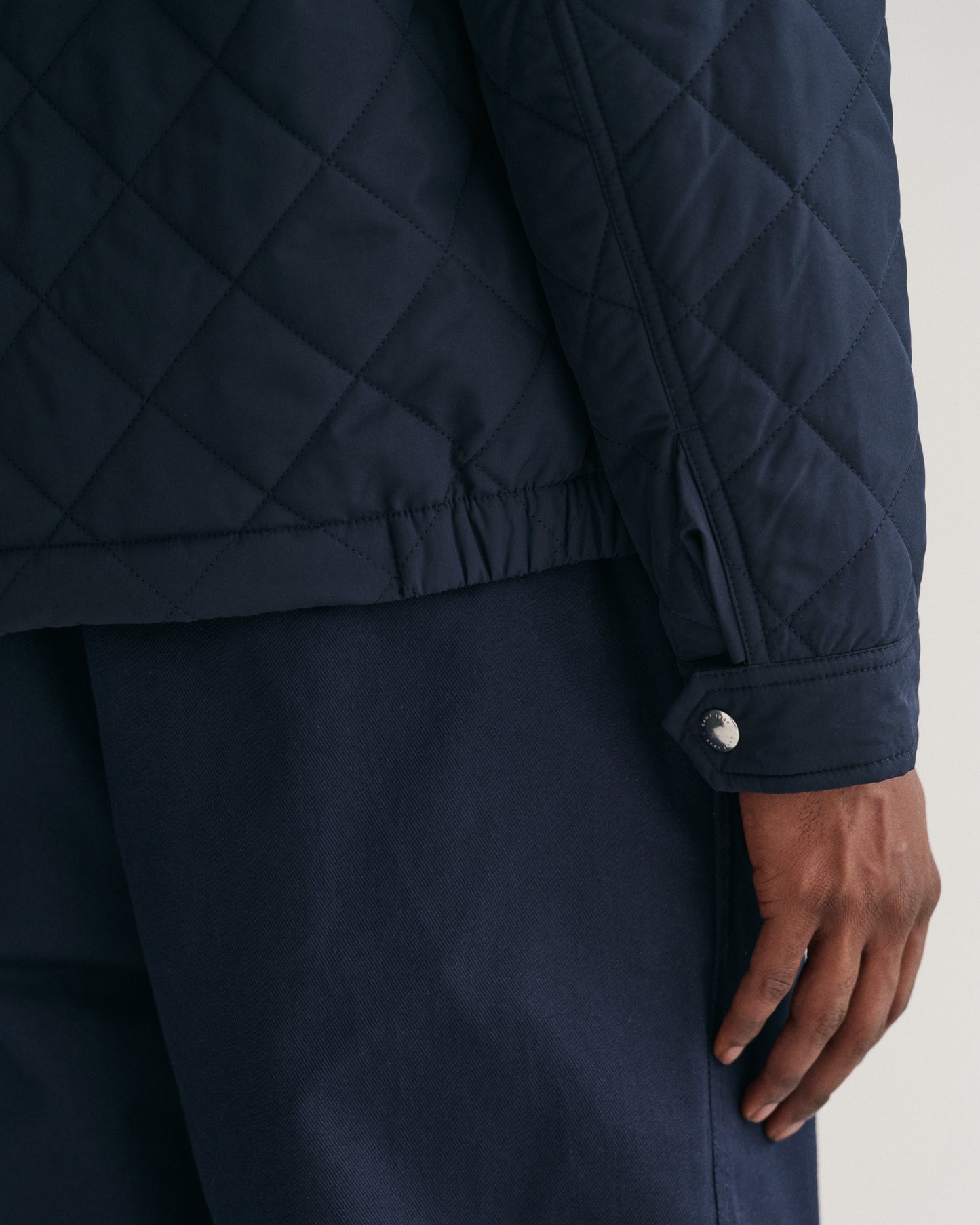 EVENING BLUE, QUILTED WINDCHEATER, CLOSE-UP BY GANT AU.