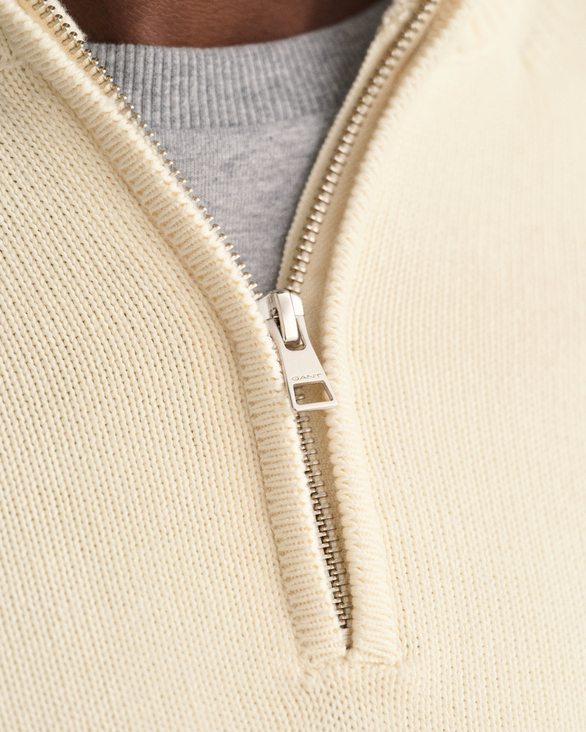 CREAM, CASUAL COTTON HALF ZIP, CLOSE-UP BY GANT AU.