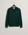 TARTAN GREEN, CLASSIC COTTON V-NECK, FLAT-LAY BY GANT AU.