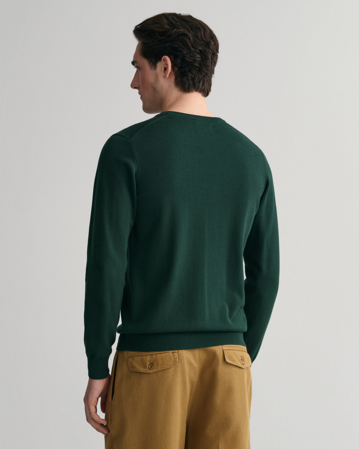 TARTAN GREEN, CLASSIC COTTON V-NECK, BACK-VIEW BY GANT AU.