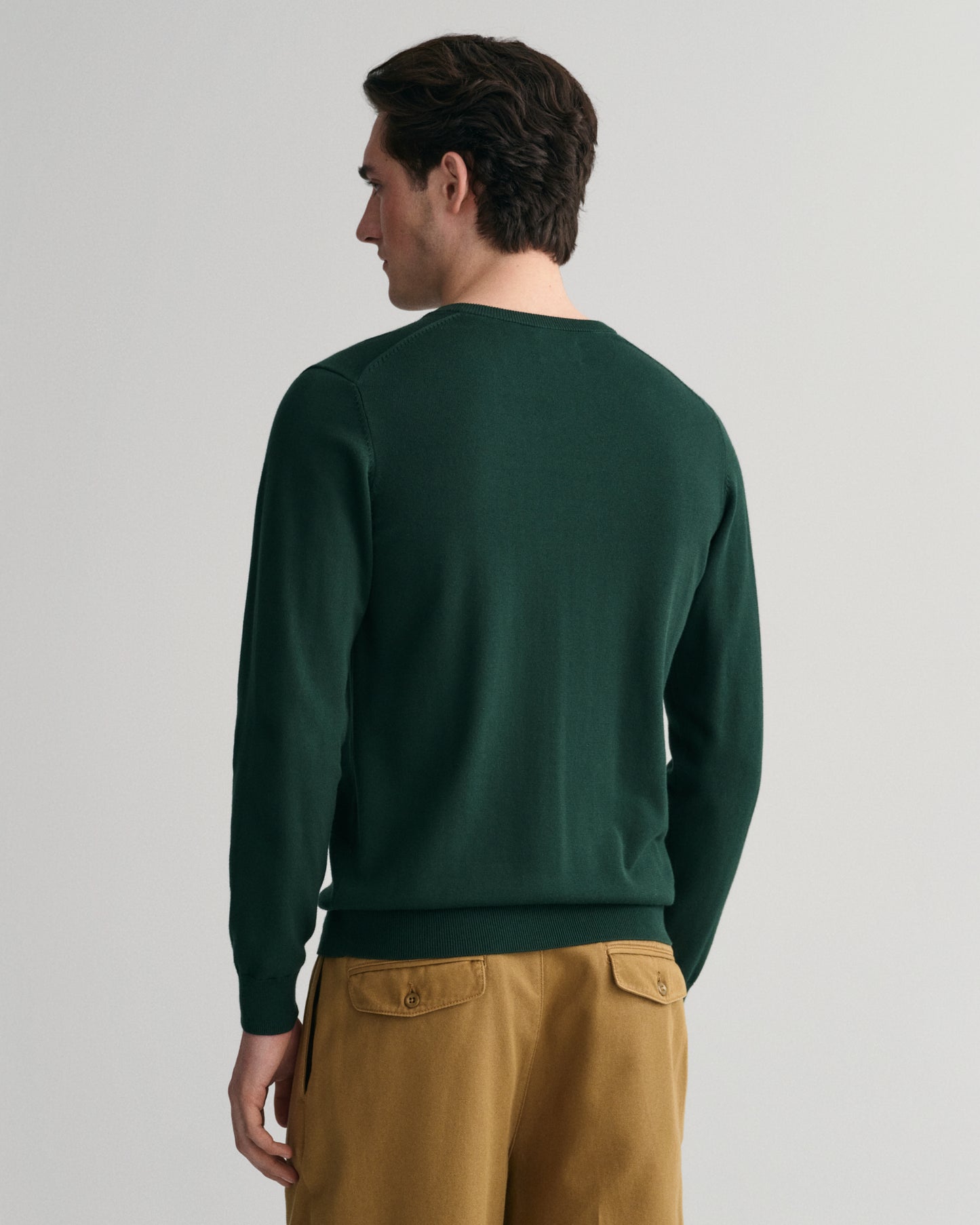 TARTAN GREEN, CLASSIC COTTON V-NECK, BACK-VIEW BY GANT AU.