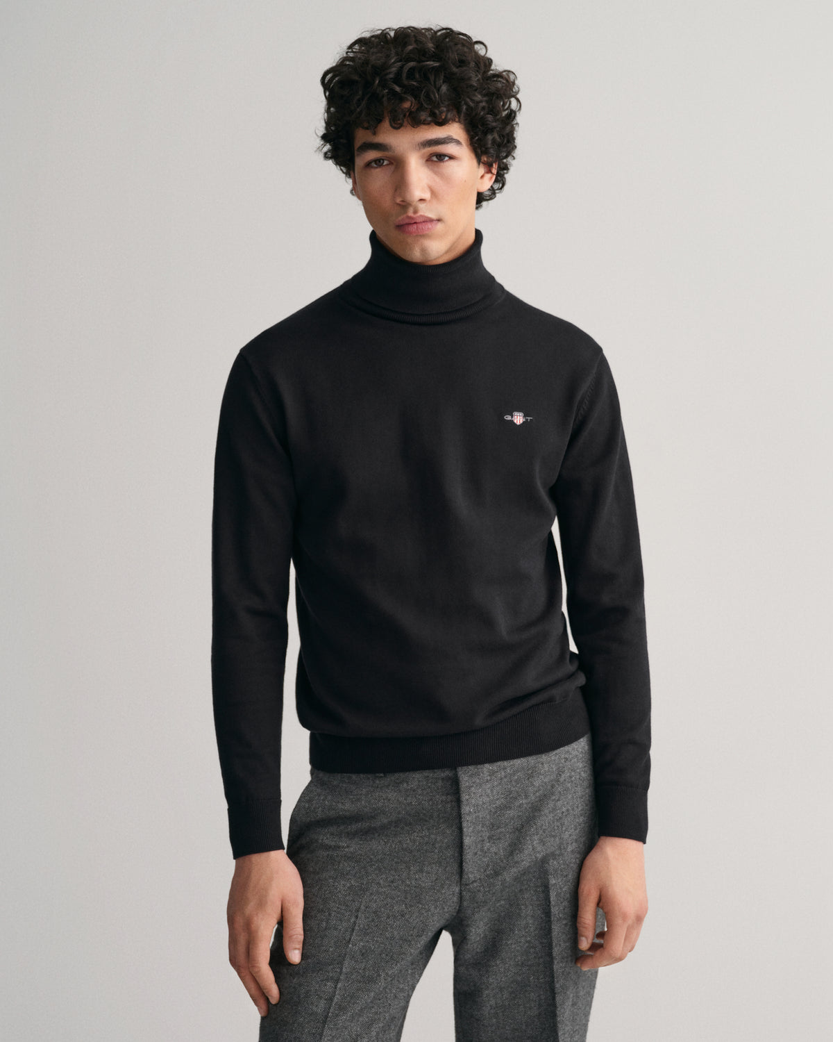 BLACK, CLASSIC COTTON ROLLERNECK, FRONT-VIEW BY GANT AU.