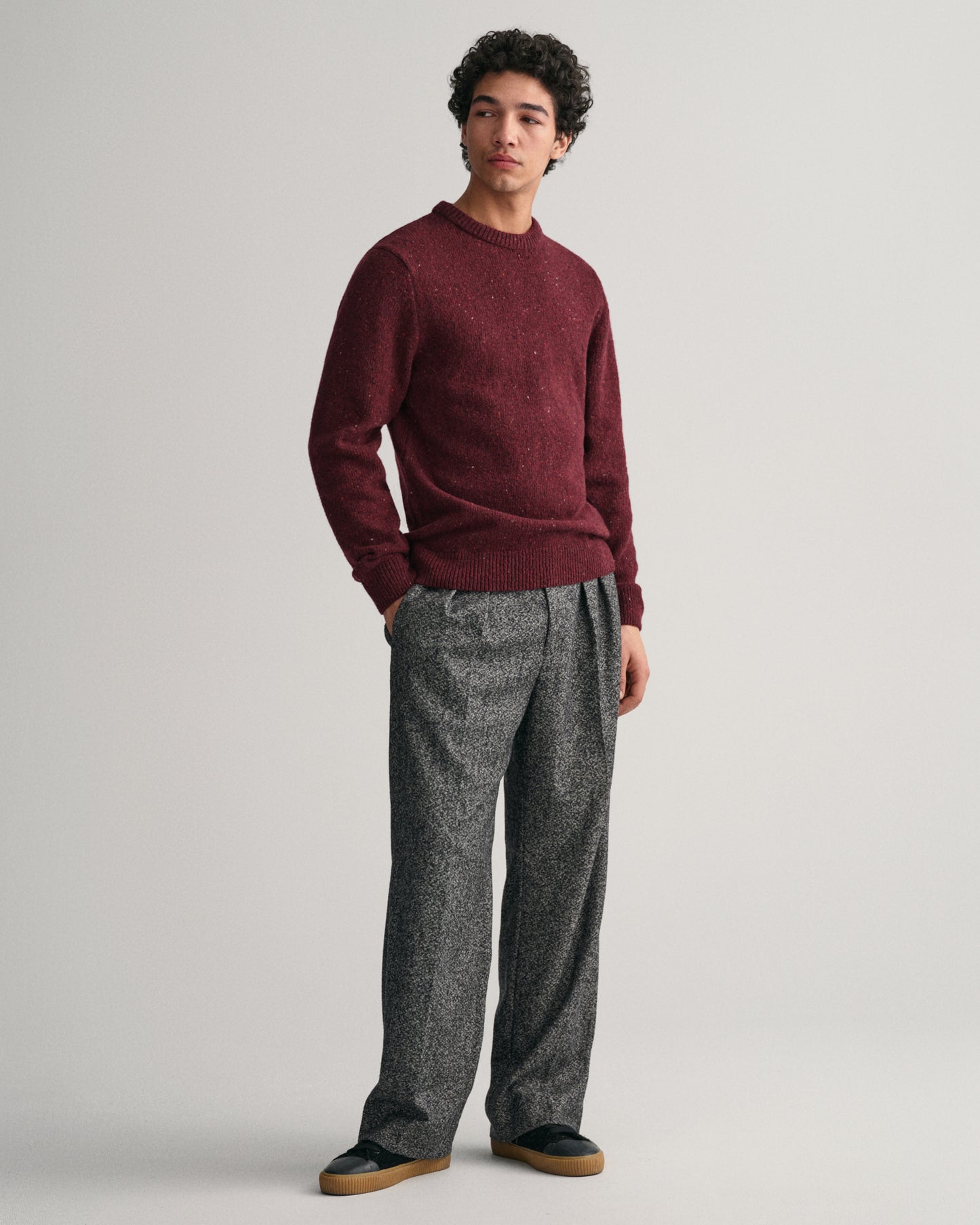 PLUMPED RED, WOOL NEPS C-NECK BY GANT AU.