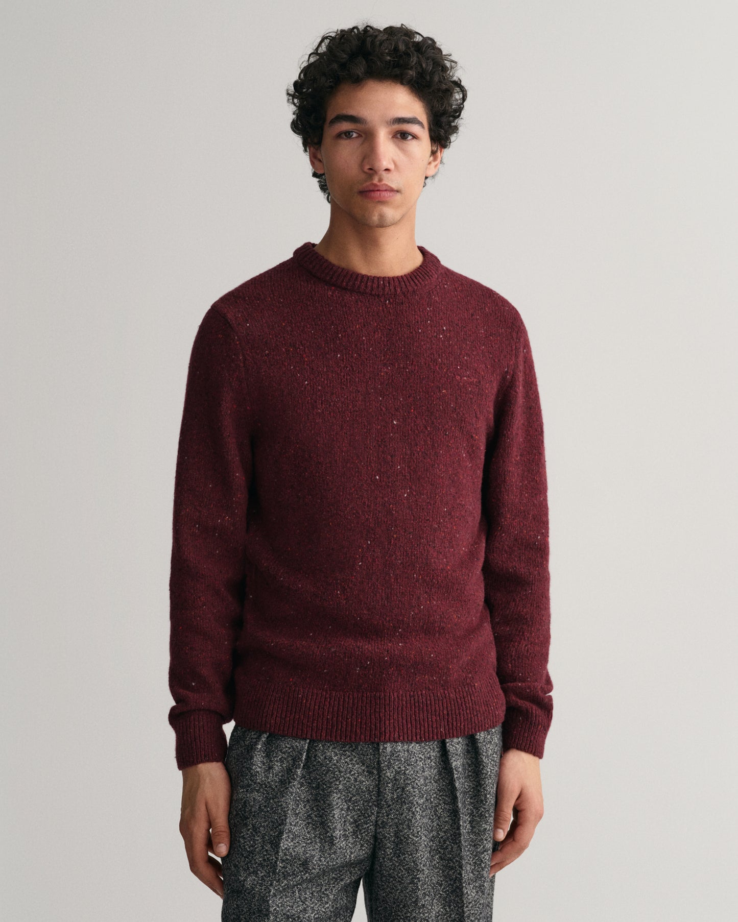 PLUMPED RED, WOOL NEPS C-NECK, FRONT-VIEW BY GANT AU.