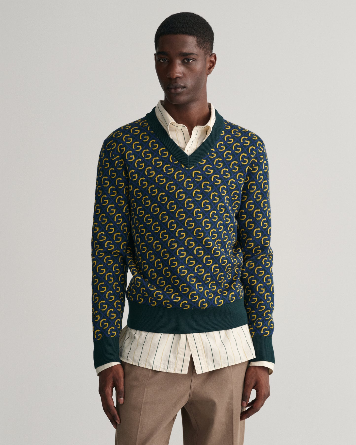 TARTAN GREEN, MERINO JACQUARD V-NECK, FRONT-VIEW BY GANT AU.