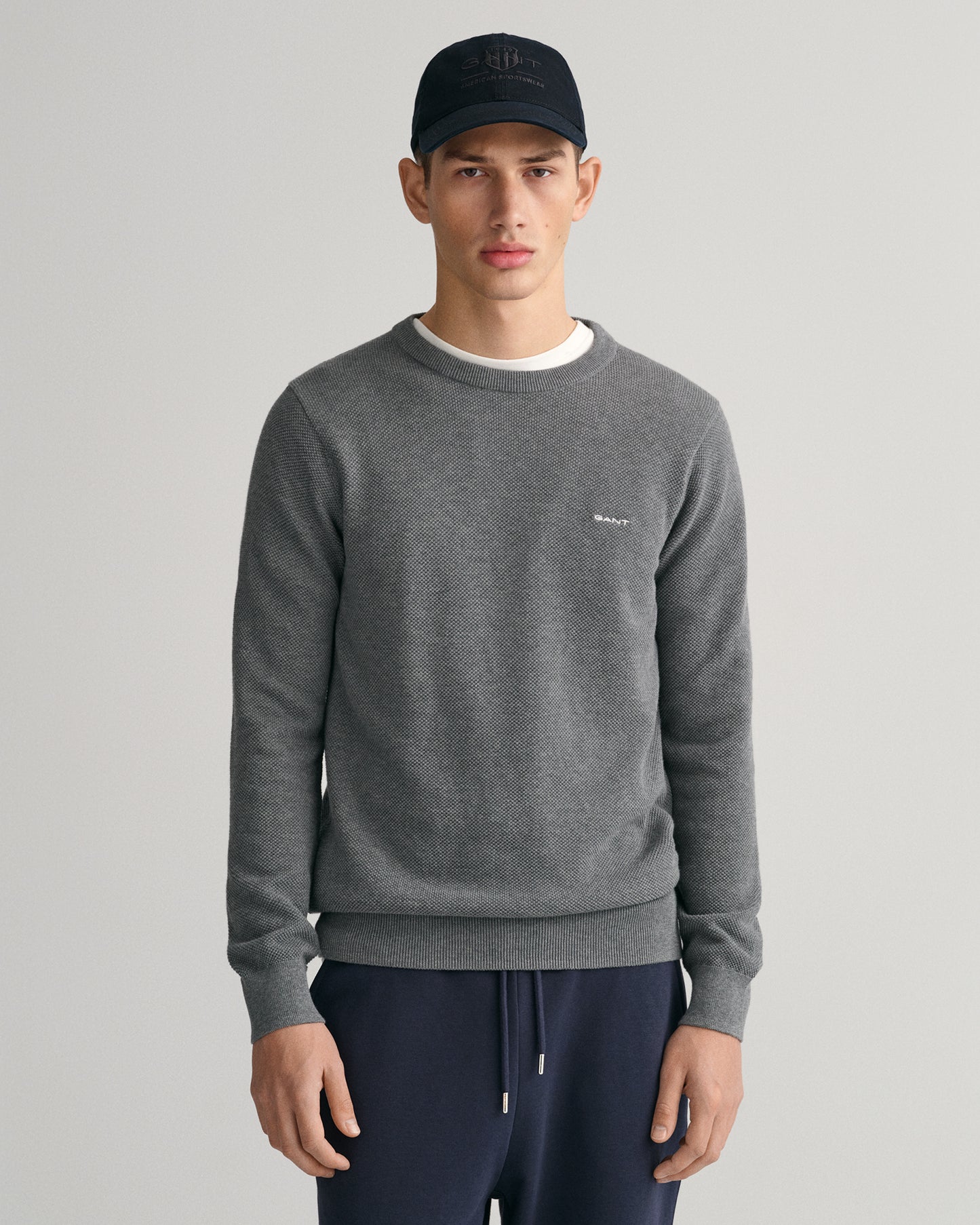 DARK GREY MELANGE, COTTON PIQUE C-NECK, FRONT-VIEW BY GANT AU.