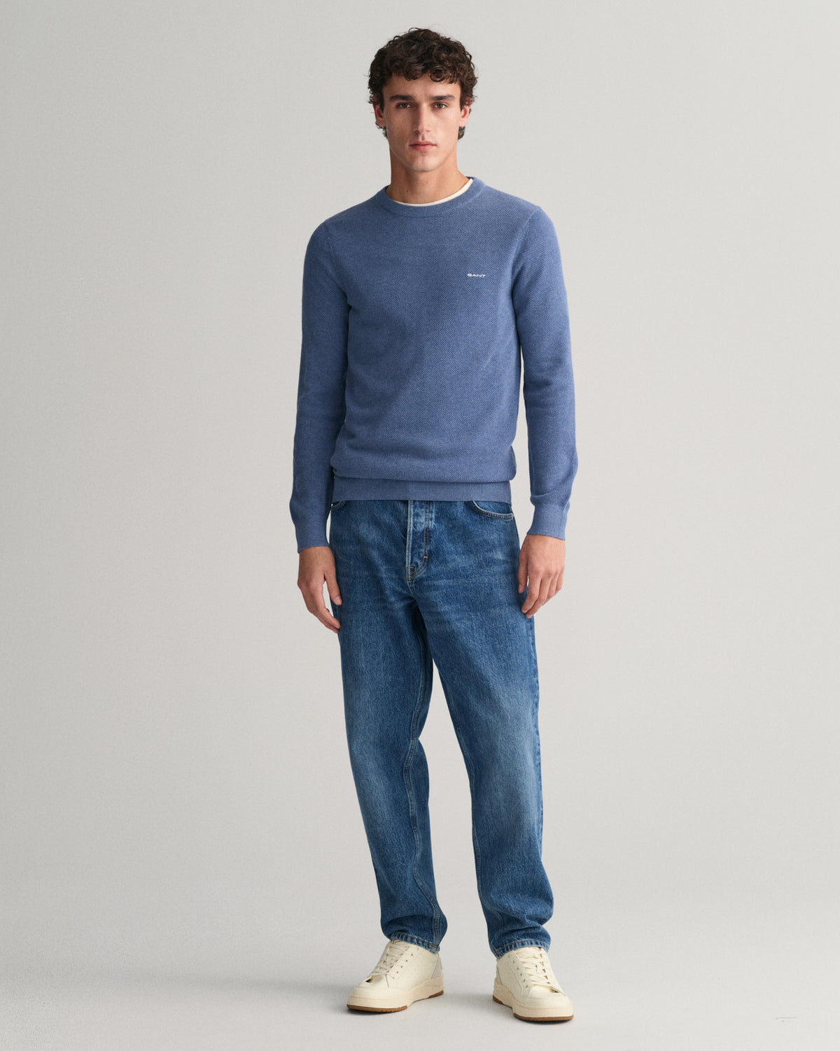 DENIM BLUE MELANGE, COTTON PIQUE C-NECK BY GANT AU.