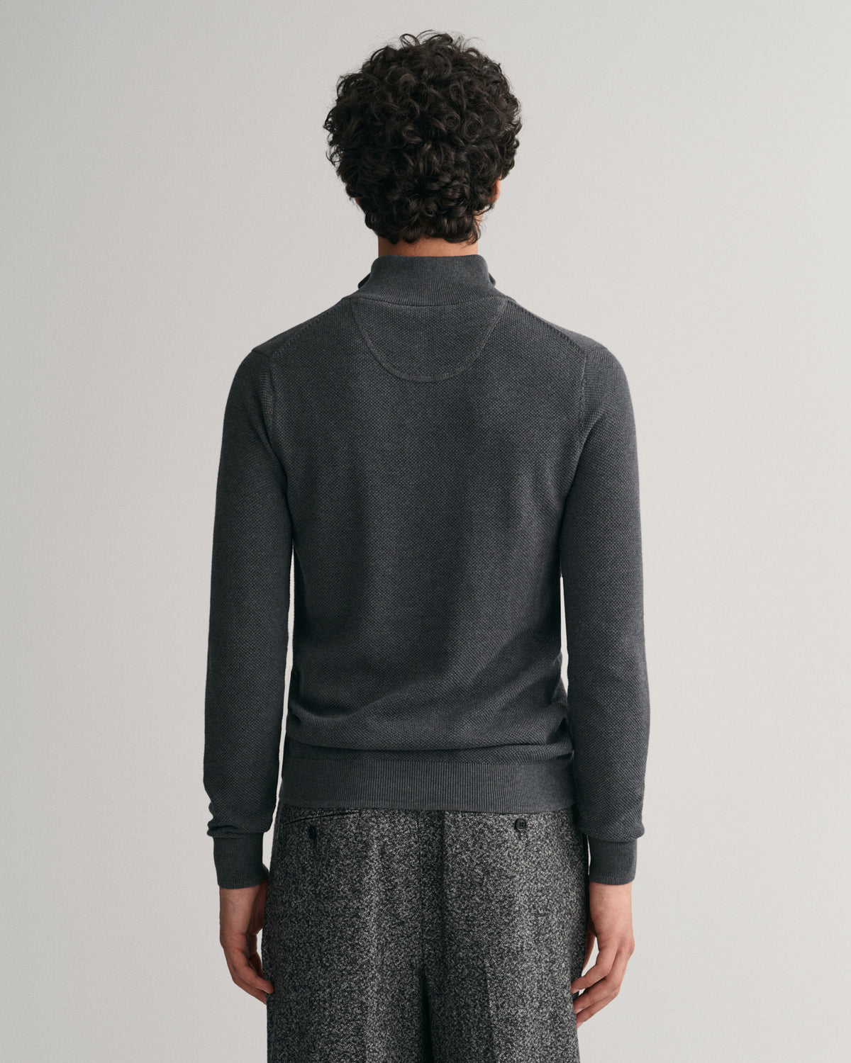 ANTRACIT MELANGE, COTTON PIQUE HALF ZIP, BACK-VIEW BY GANT AU.