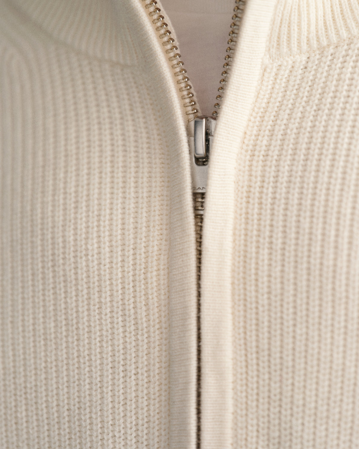 CREAM, COTTON WOOL RIB HZ, CLOSE-UP BY GANT AU.