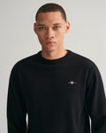 BLACK, SUPERFINE LAMBSWOOL C-NECK, CLOSE-UP BY GANT AU.