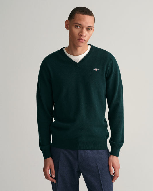 TARTAN GREEN, SUPERFINE LAMBSWOOL V-NECK, FRONT-VIEW BY GANT AU.