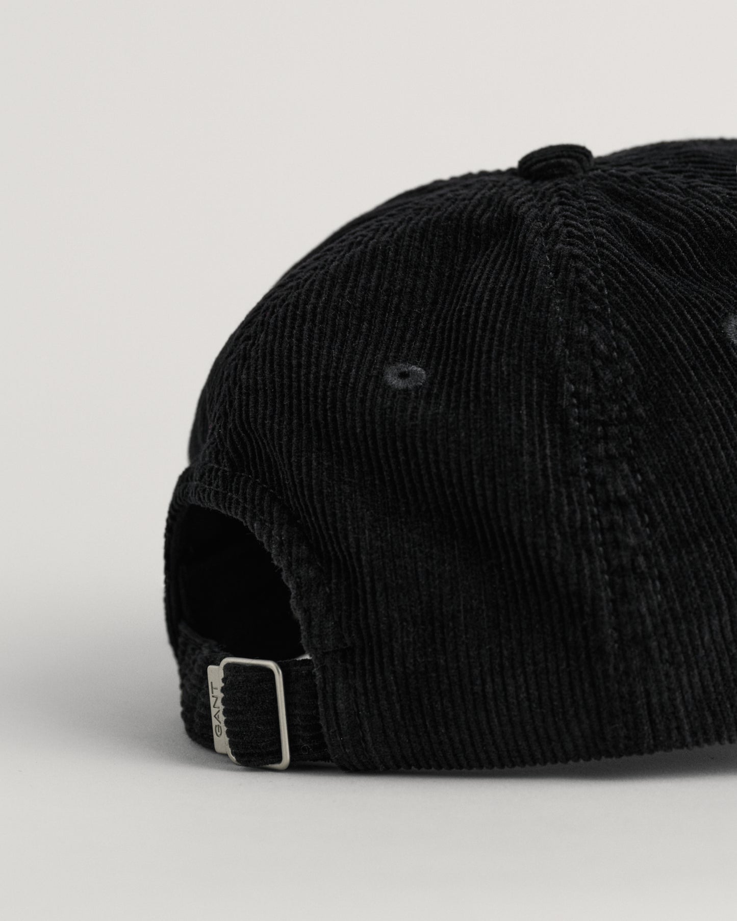 BLACK, SHIELD CORD CAP, CLOSE-UP BY GANT AU.