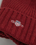 PLUMPED RED, UNISEX. SHIELD WOOL BEANIE, CLOSE-UP BY GANT AU.