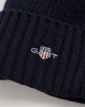 EVENING BLUE, SHIELD WOOL BEANIE, CLOSE-UP BY GANT AU.