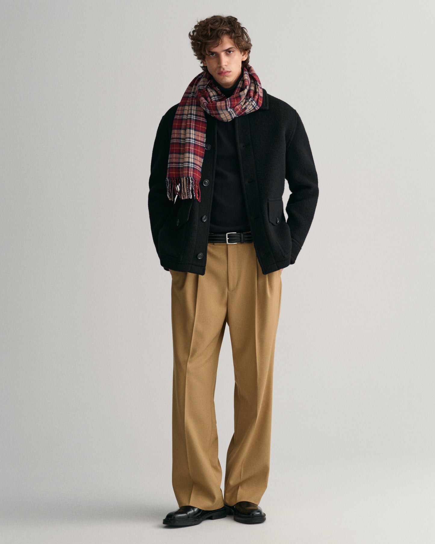 PLUMPED RED, MULTI CHECK SCARF, CLOSE-UP BY GANT AU.