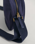 CLASSIC BLUE, COLOR SHIELD SHOULDER BAG, FLAT-LAY BY GANT AU.