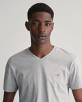 GREY MELANGE, SLIM SHIELD V-NECK T-SHIRT, CLOSE-UP BY GANT AU.