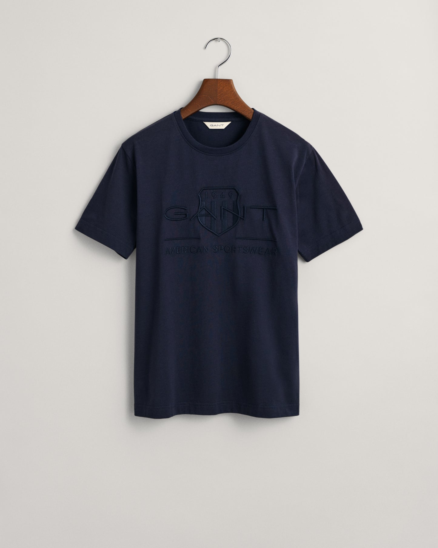 EVENING BLUE, TONAL AS SS T-SHIRT BY GANT AU.