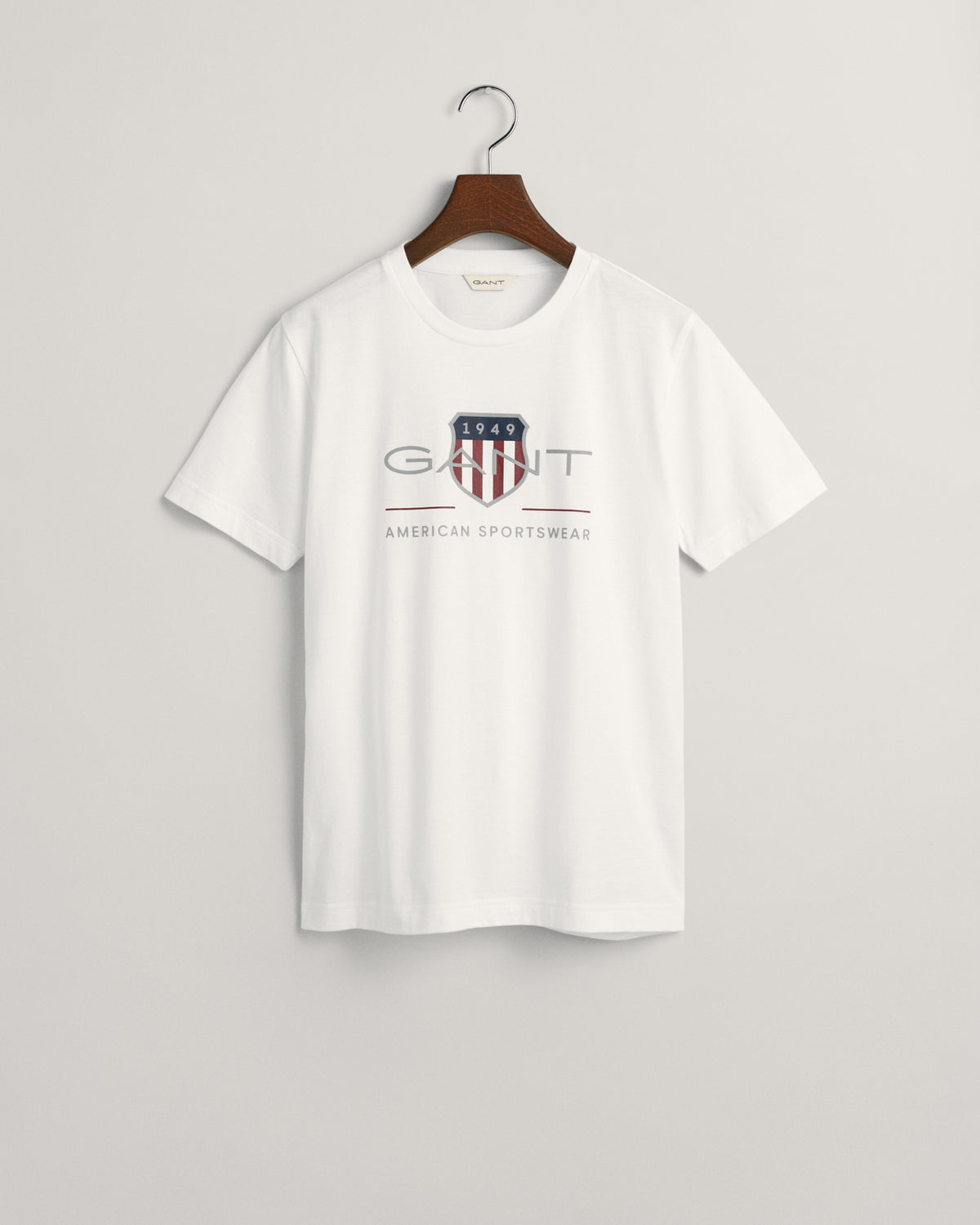 WHITE, ARCHIVE SHIELD SS T-SHIRT, FLAT-LAY BY GANT AU.