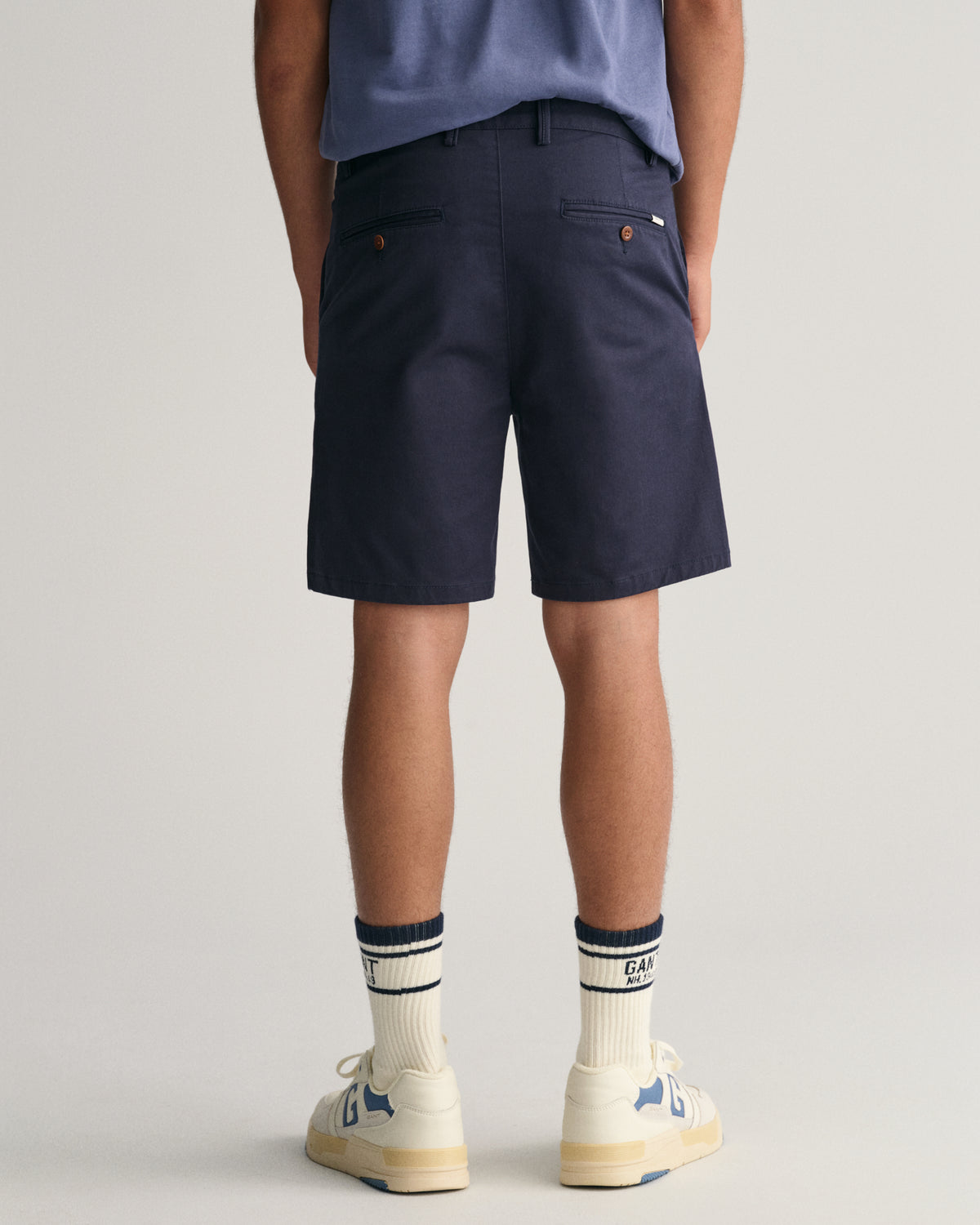 MARINE, CHINO SHORTS, BACK-VIEW BY GANT AU.