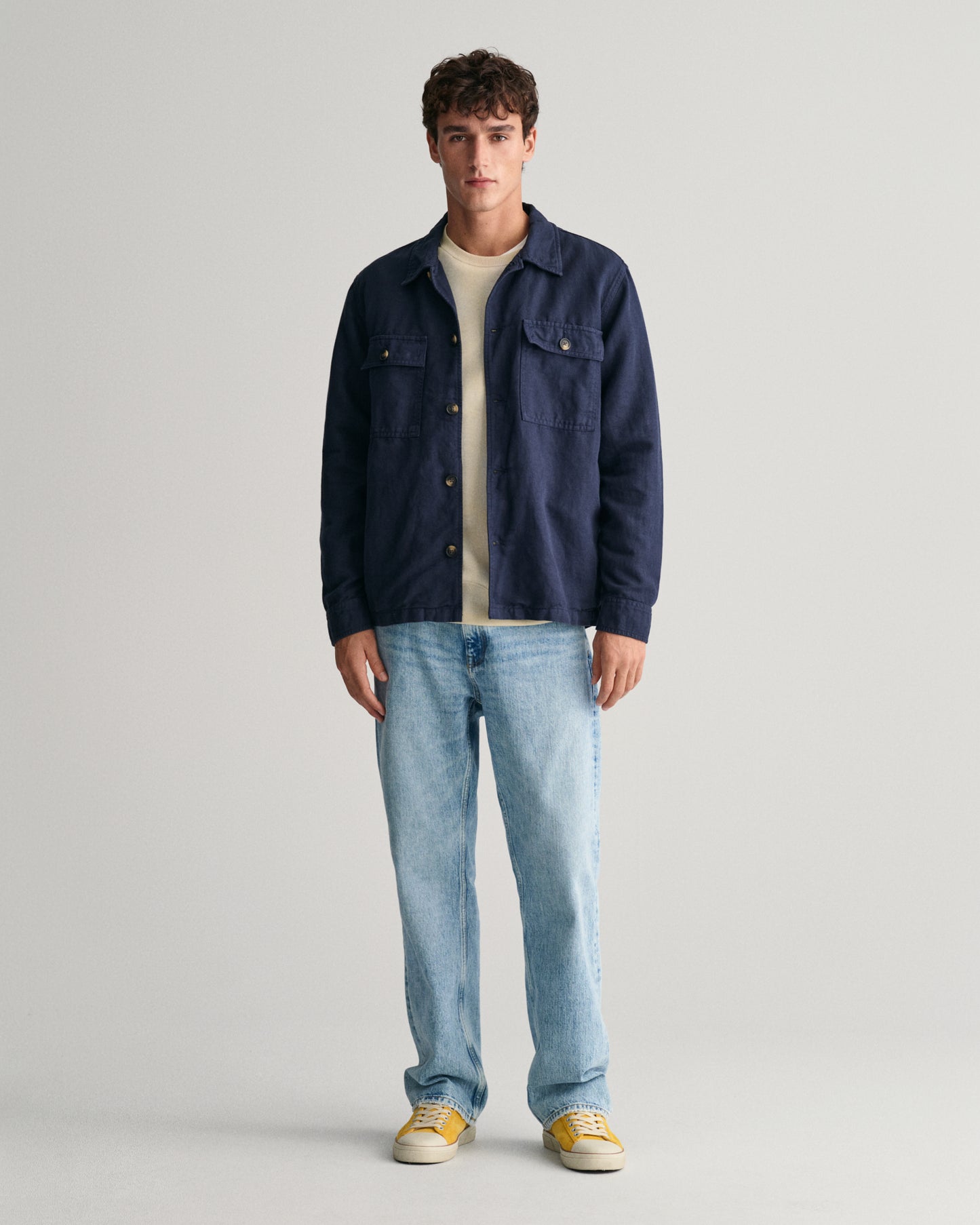 SILKY BEIGE, REG SHIELD C-NECK SWEAT BY GANT AU.