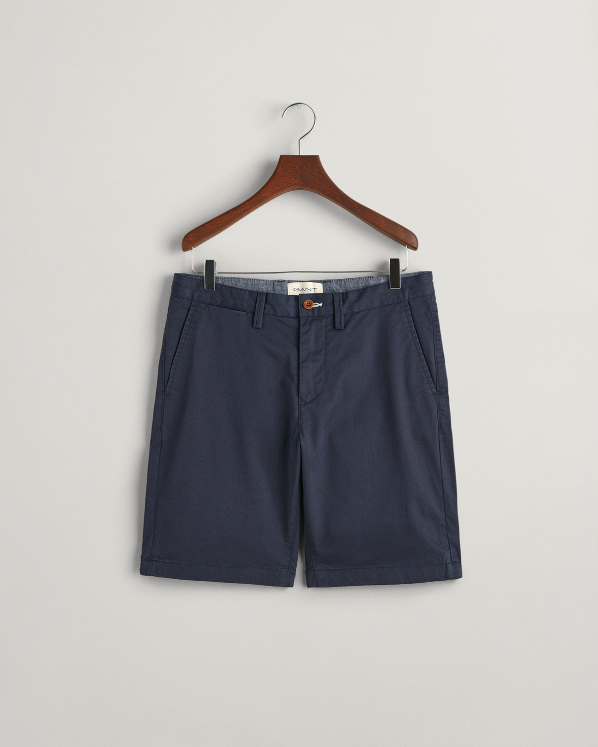 MARINE, SLIM TWILL SHORTS, FLAT-LAY BY GANT AU.