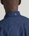 MODEL WEARING REG CLASSIC POPLIN SS SHIRT