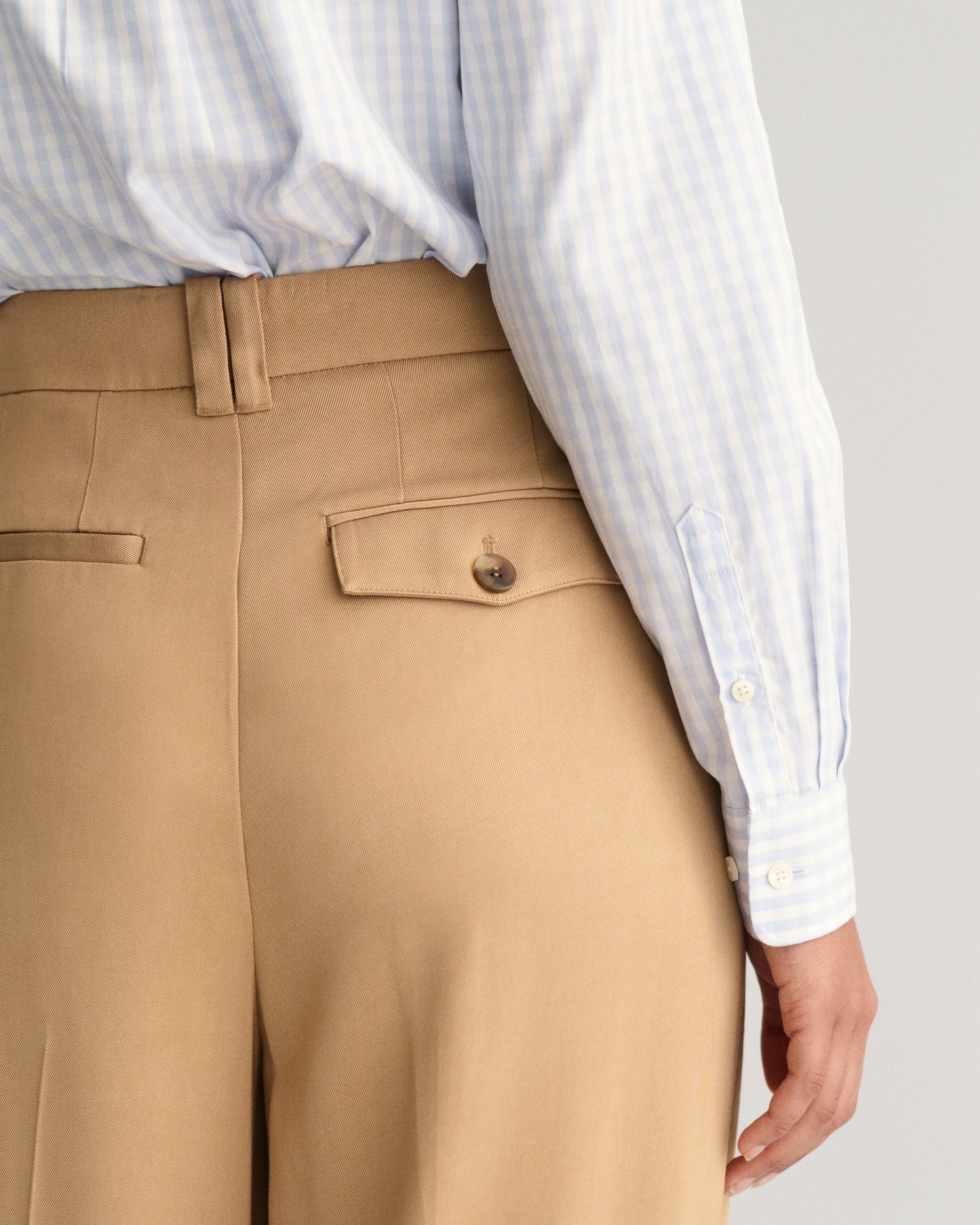 LIGHT BLUE, REG POPLIN GINGHAM SHIRT, CLOSE-UP BY GANT AU.