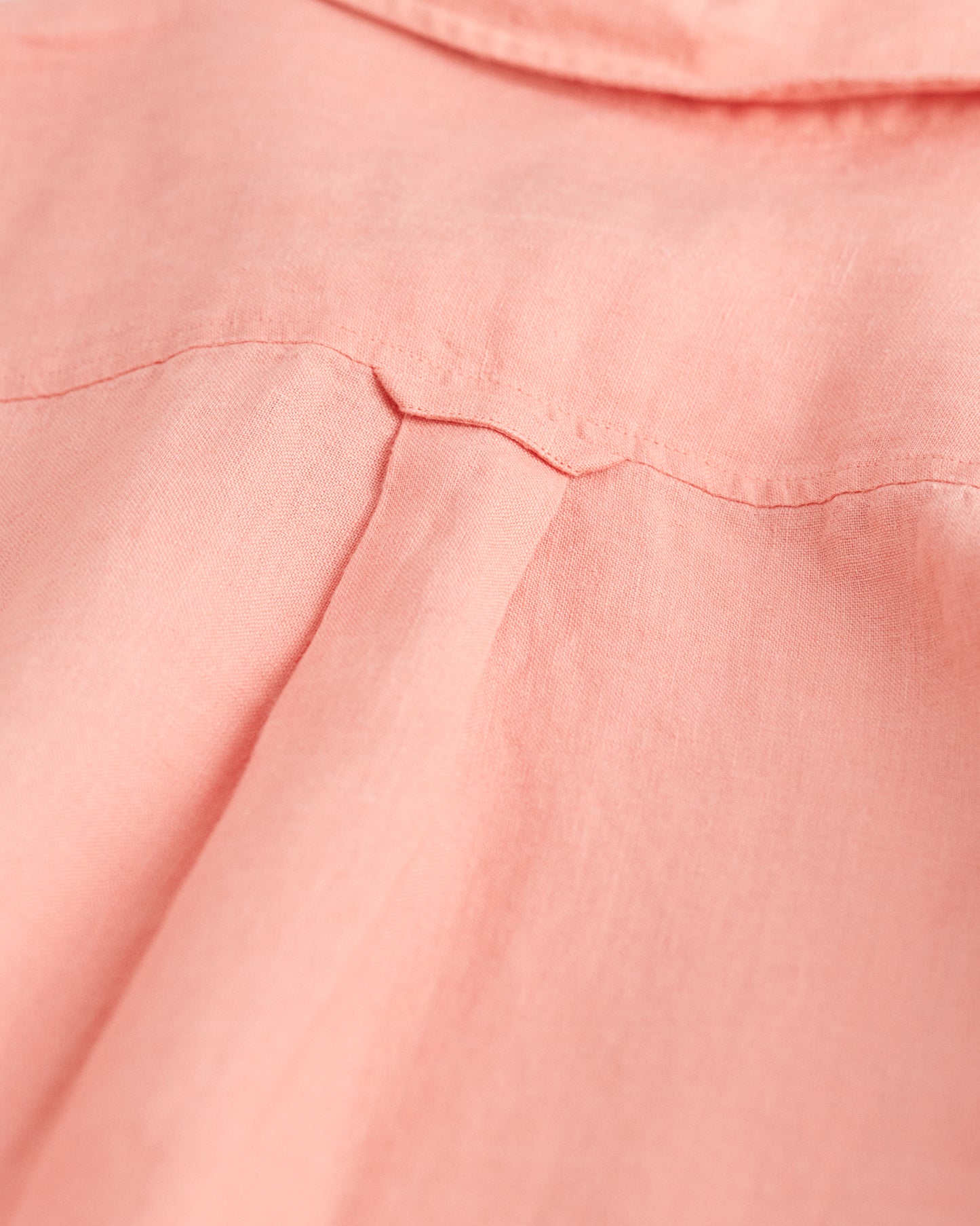 PEACHY PINK, REL LINEN SHIRT, CLOSE-UP BY GANT AU.