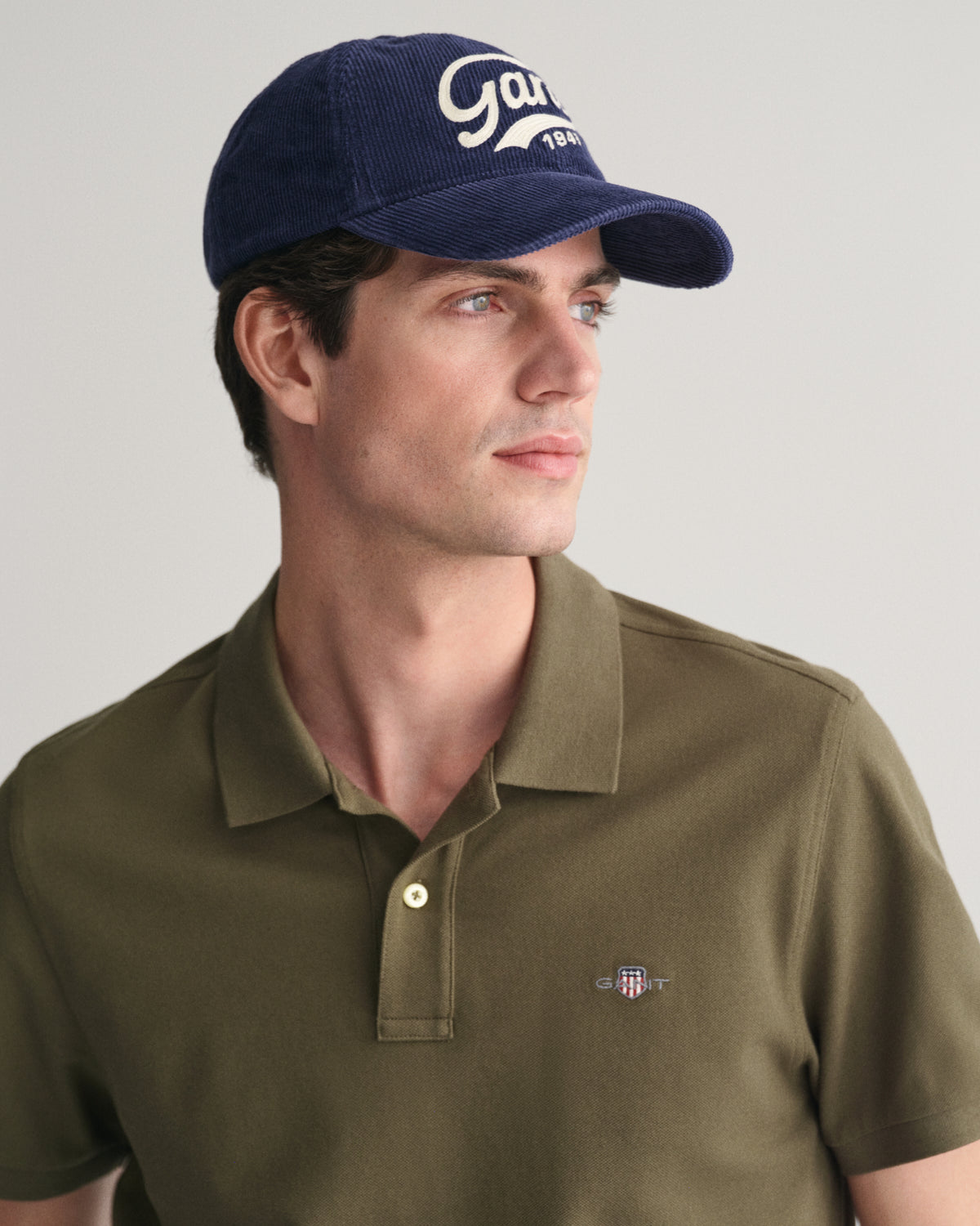 JUNIPER GREEN, REG SHIELD SS PIQUE POLO, CLOSE-UP BY GANT AU.