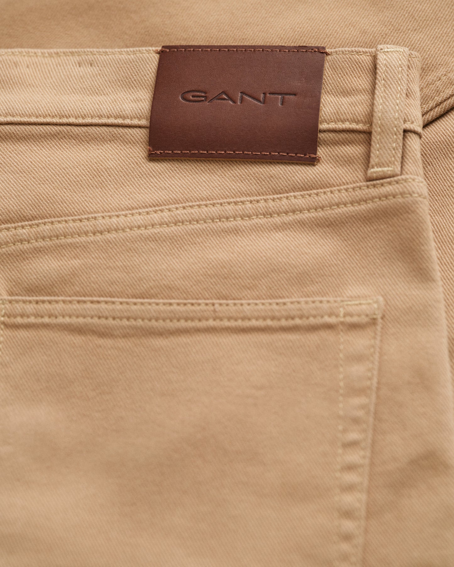 CARAMEL BEIGE, SLIM SOFT TWILL JEANS, CLOSE-UP BY GANT AU.