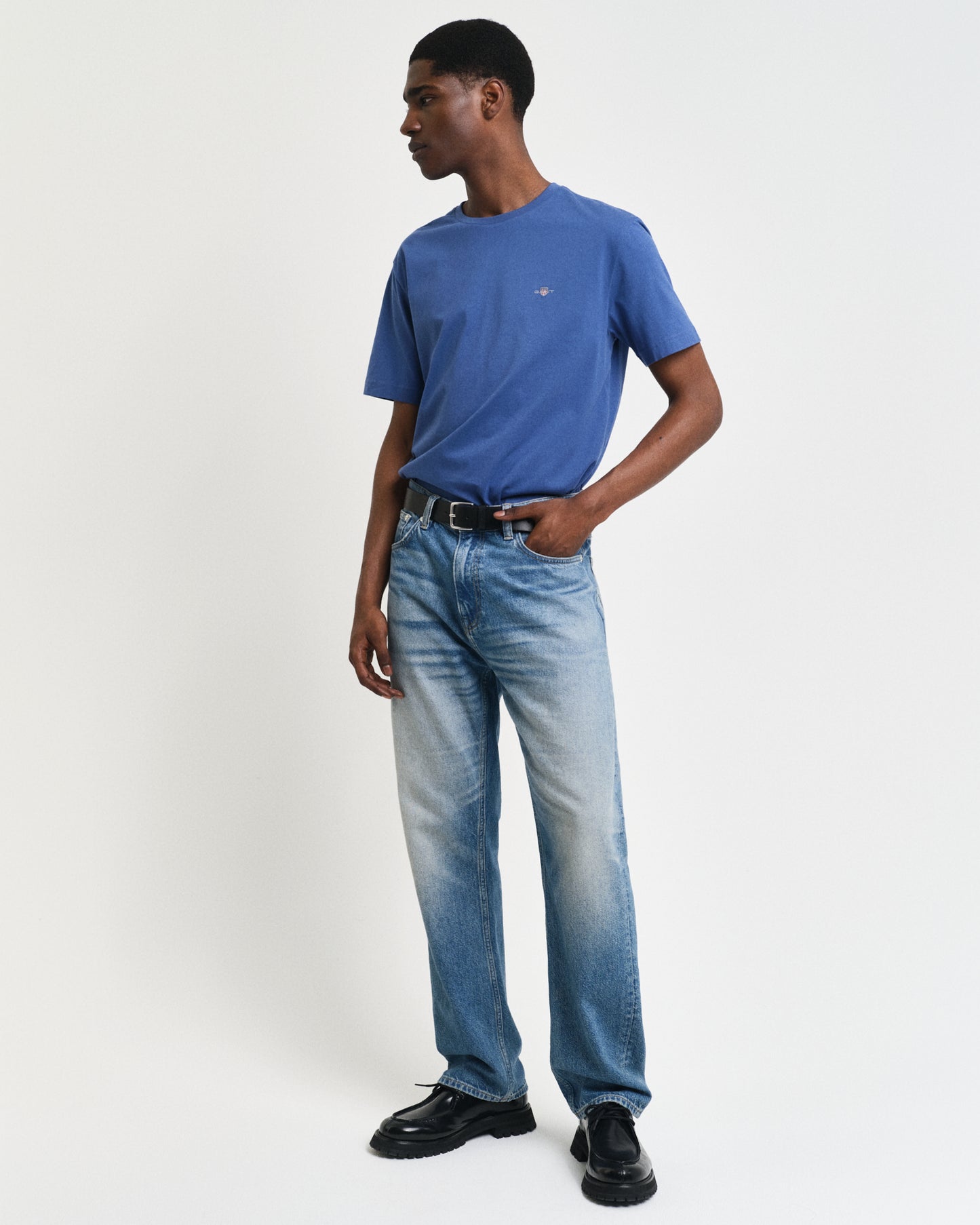 VINTAGE BLUE, REG SHIELD SS T-SHIRT BY GANT AU.