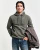 DARK EARTHY GREEN, EMBOSSED SWEAT HOODIE, FRONT-VIEW BY GANT AU.