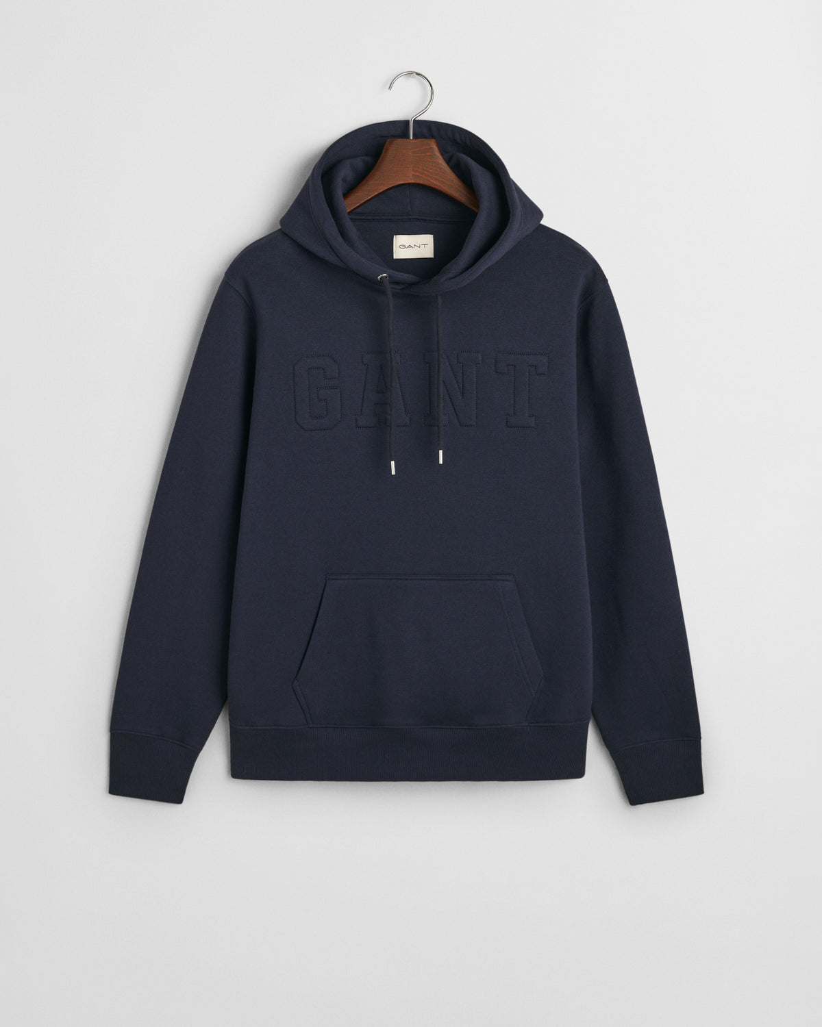 EVENING BLUE, EMBOSSED SWEAT HOODIE, FLAT-LAY BY GANT AU.