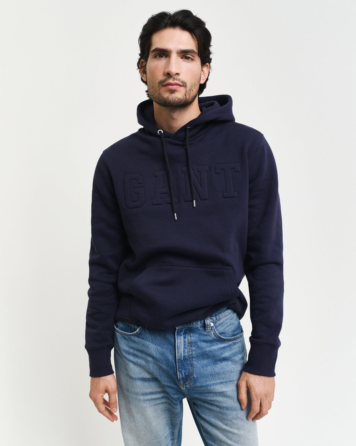 EVENING BLUE, EMBOSSED SWEAT HOODIE, FRONT-VIEW BY GANT AU.