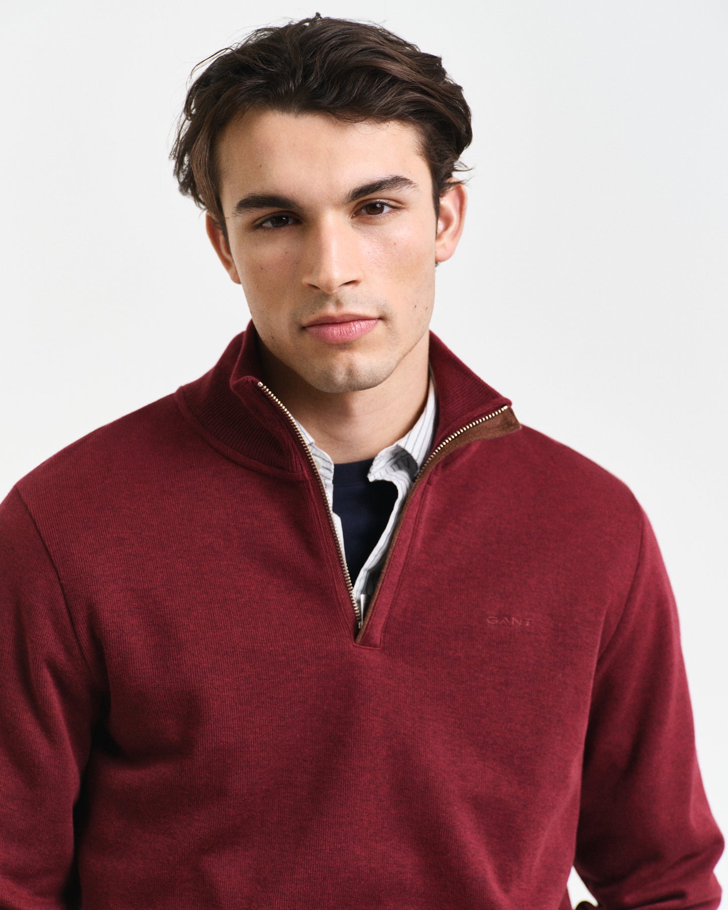 WINE RED, SACKER RIB HALF ZIP, CLOSE-UP BY GANT AU.