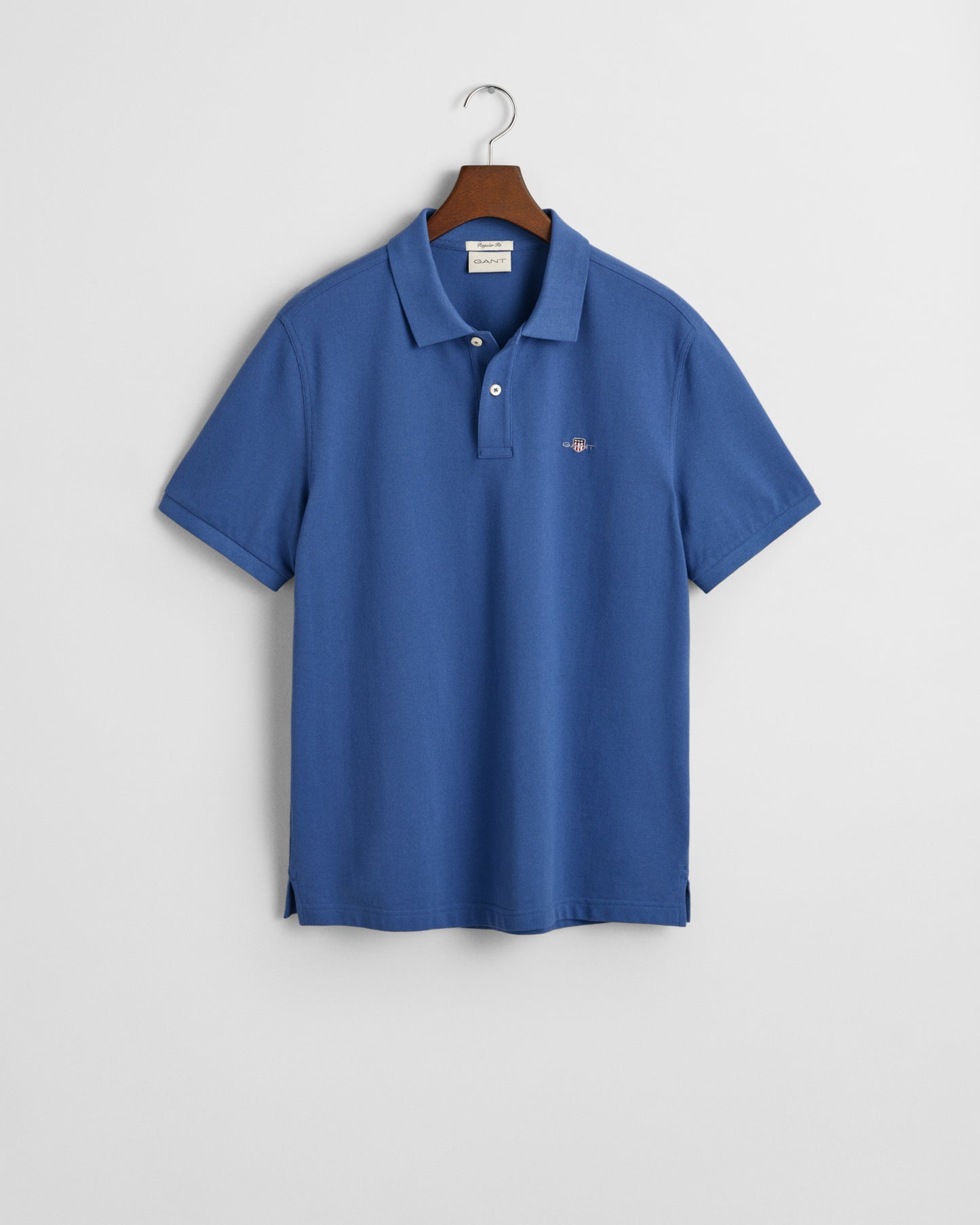 VINTAGE BLUE, REG SHIELD SS PIQUE POLO, FLAT-LAY BY GANT AU.