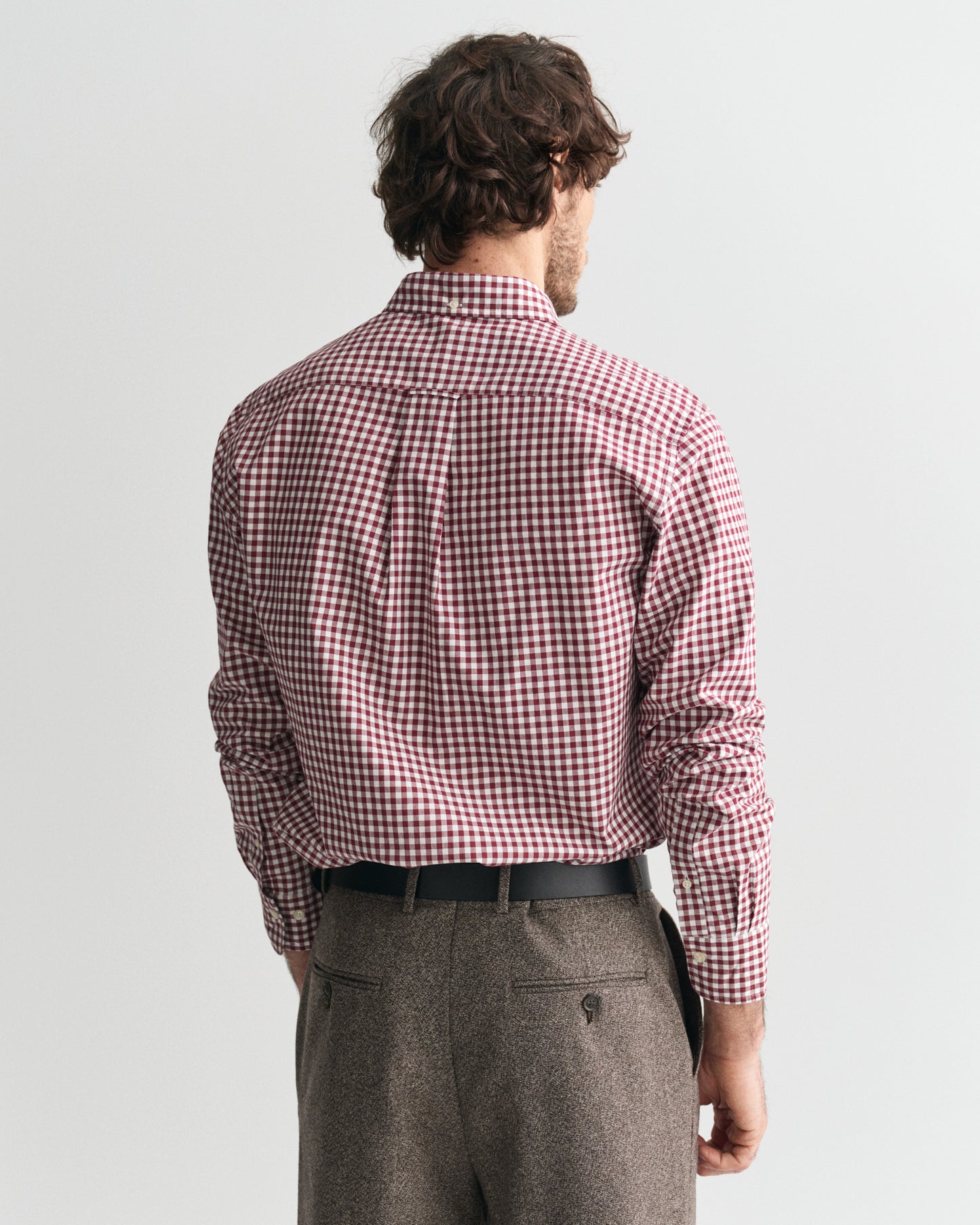 WINE RED, REG CLASSIC POPLIN GINGHAM SHIRT, BACK-VIEW BY GANT AU.