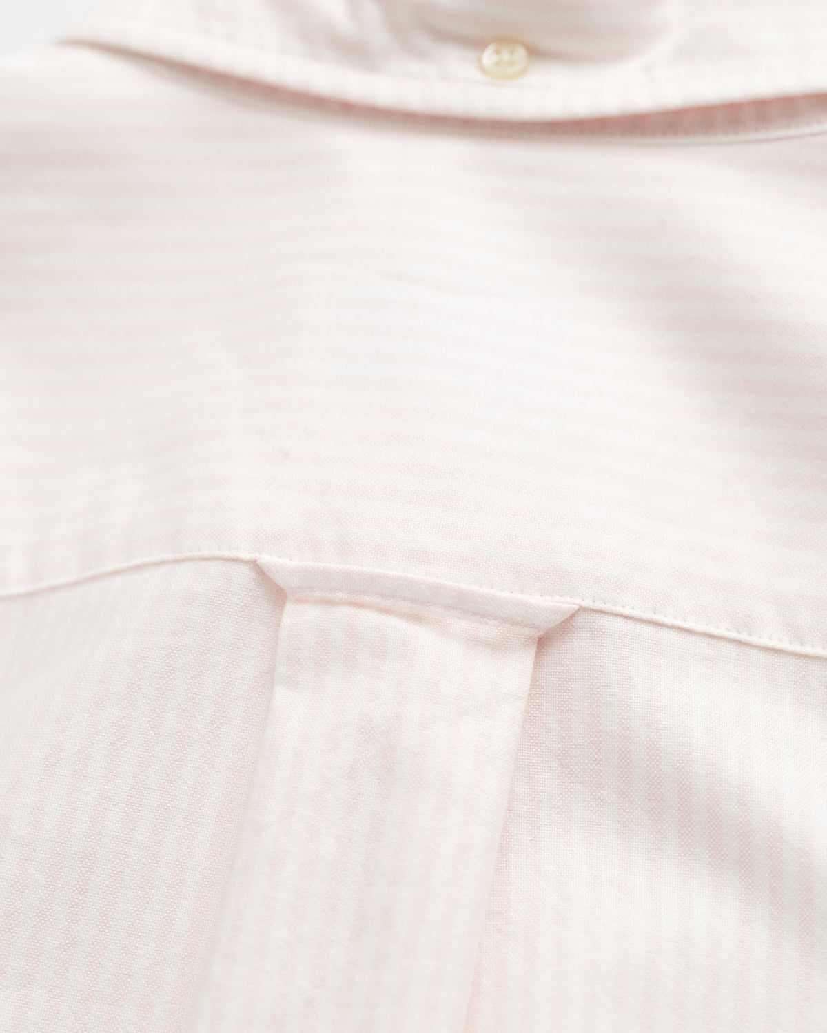 LIGHT PINK, REG CLASSIC OXFORD STRIPE SHIRT, CLOSE-UP BY GANT AU.
