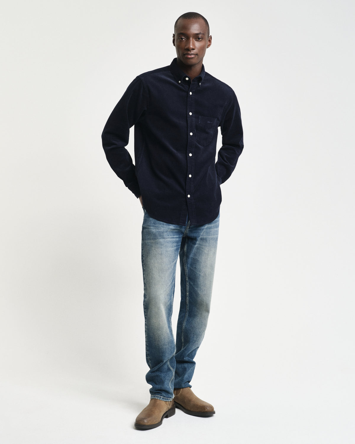 EVENING BLUE, REG UT CORDUROY SHIRT BY GANT AU.