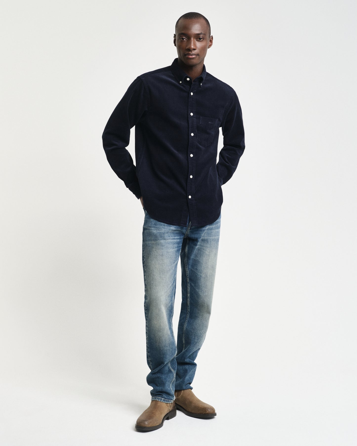 EVENING BLUE, REG UT CORDUROY SHIRT BY GANT AU.