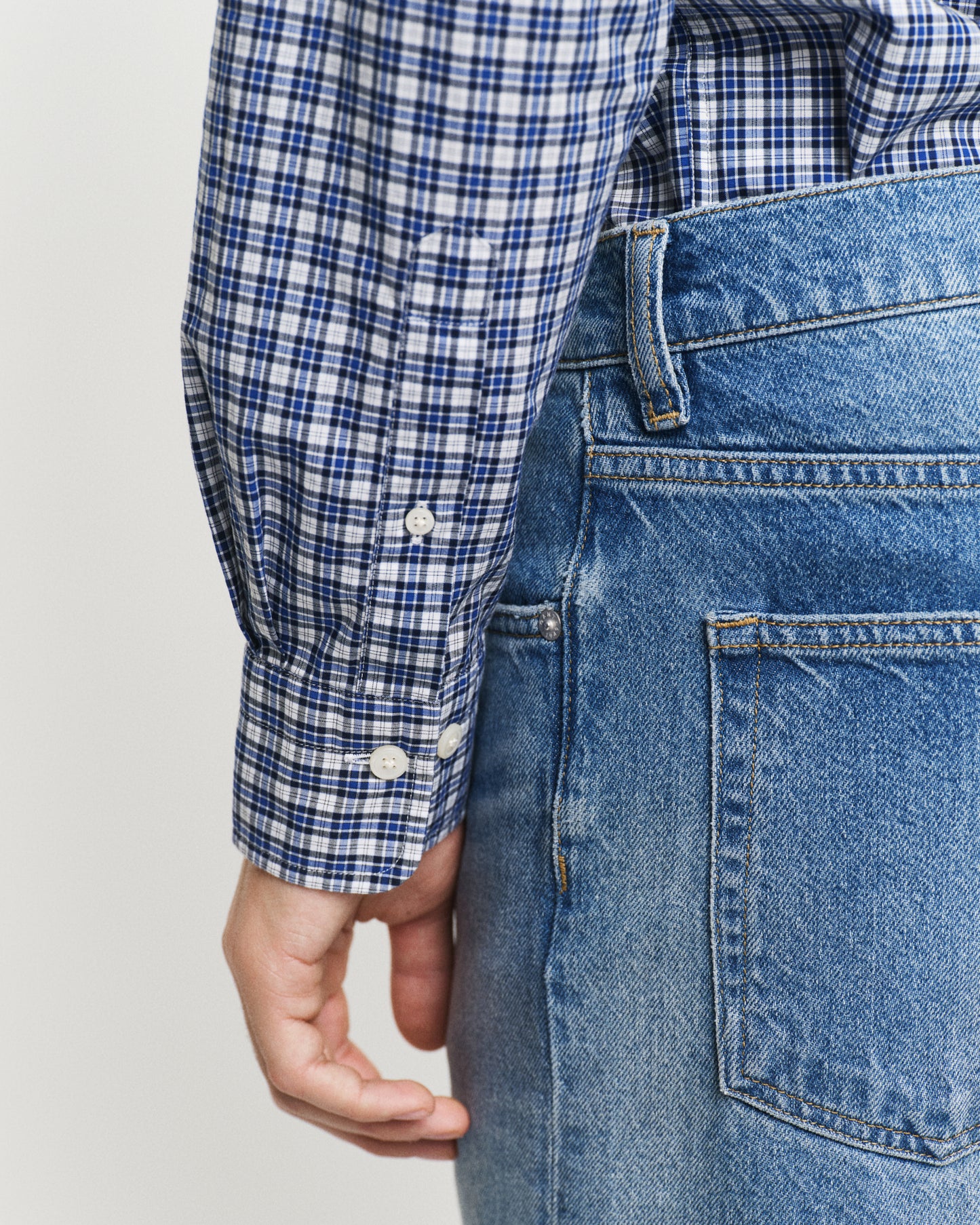 MODEL WEARING REG POPLIN SMALL CHECK SHIRT
