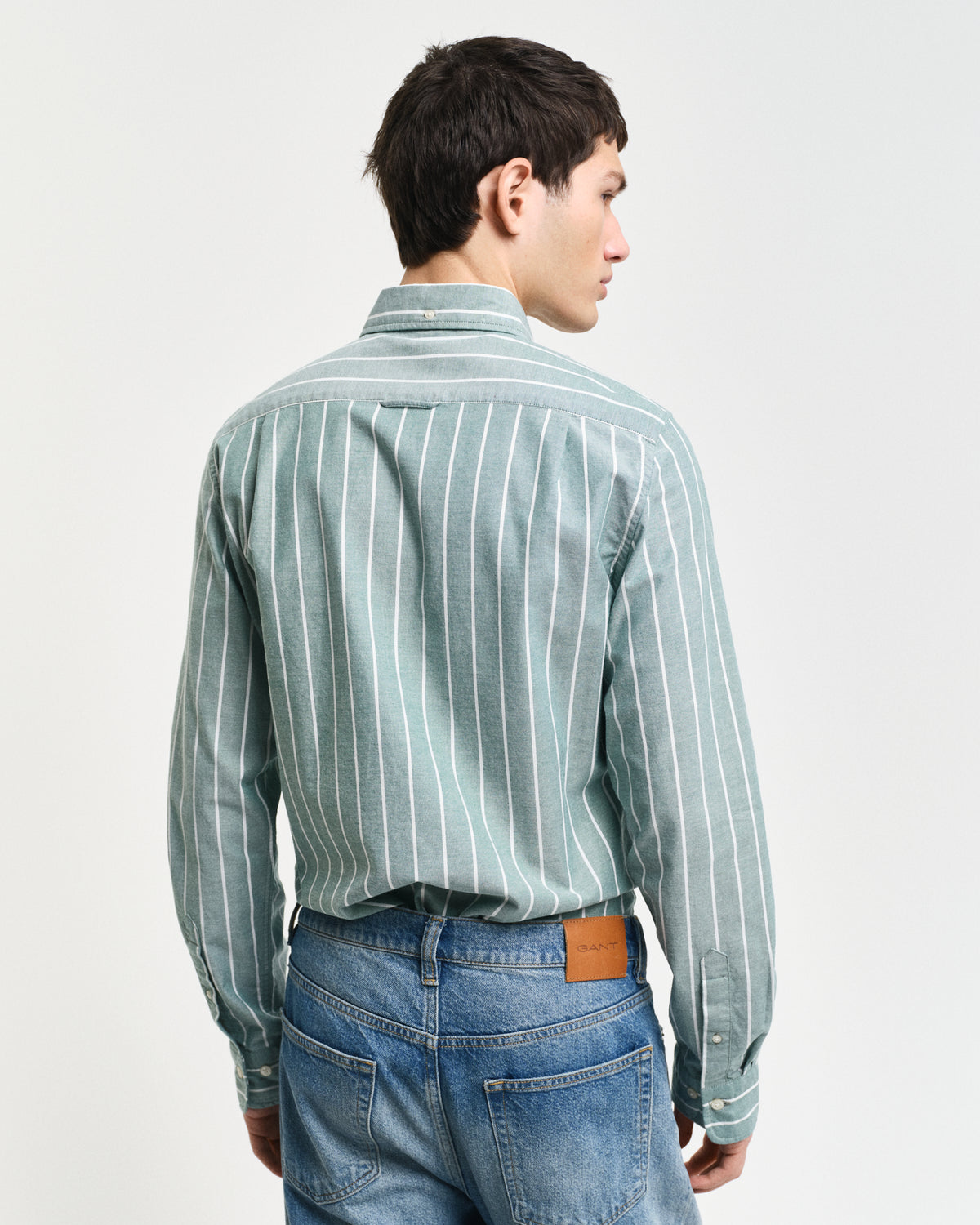 DEEP FOREST GREEN, SLIM OXFORD STRETCH STRIPE SHIRT, BACK-VIEW BY GANT AU.