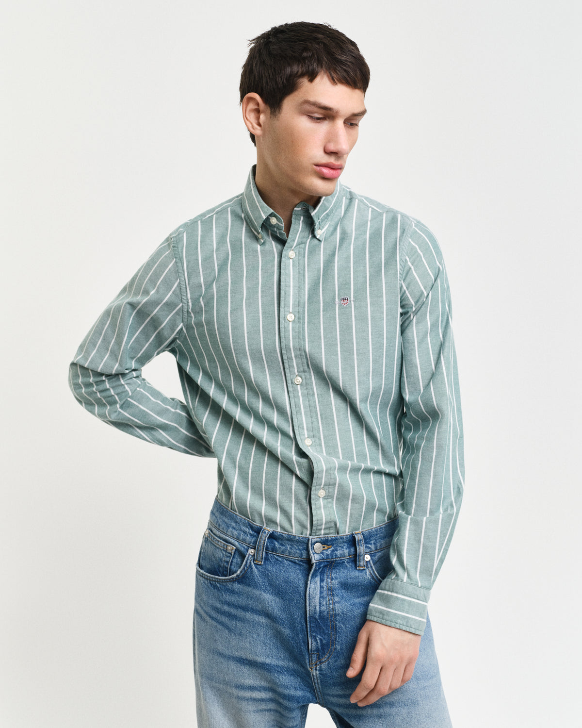 DEEP FOREST GREEN, SLIM OXFORD STRETCH STRIPE SHIRT, FRONT-VIEW BY GANT AU.