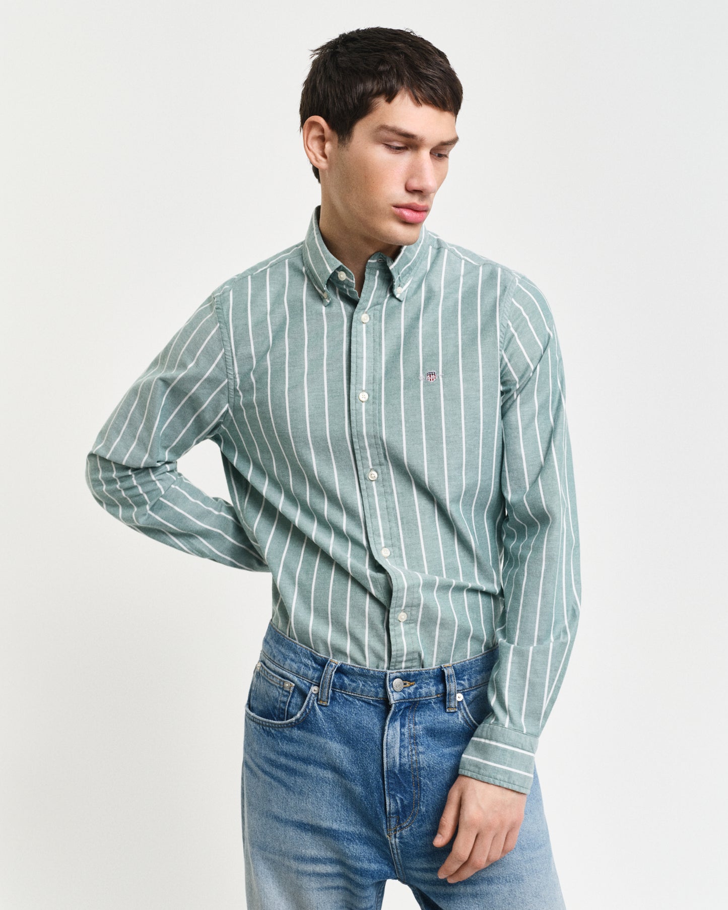 DEEP FOREST GREEN, SLIM OXFORD STRETCH STRIPE SHIRT, FRONT-VIEW BY GANT AU.