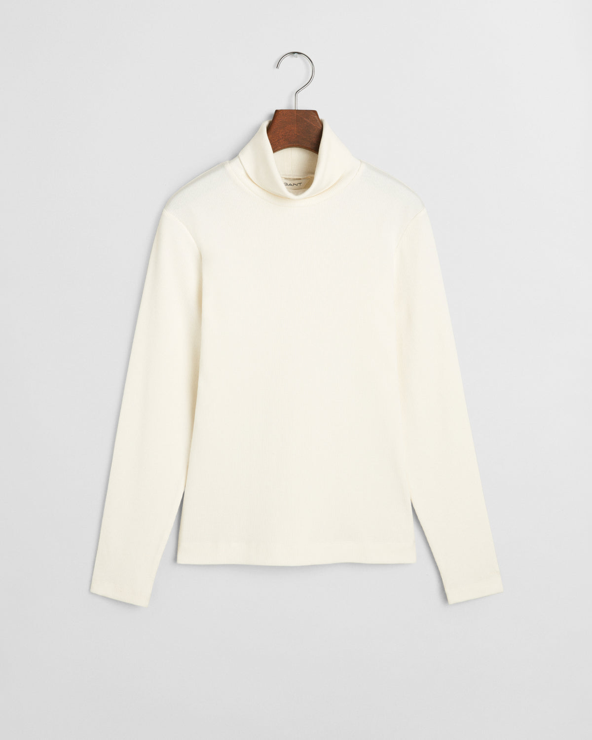 EGGSHELL, SLIM RIB TURTLENECK BY GANT AU.