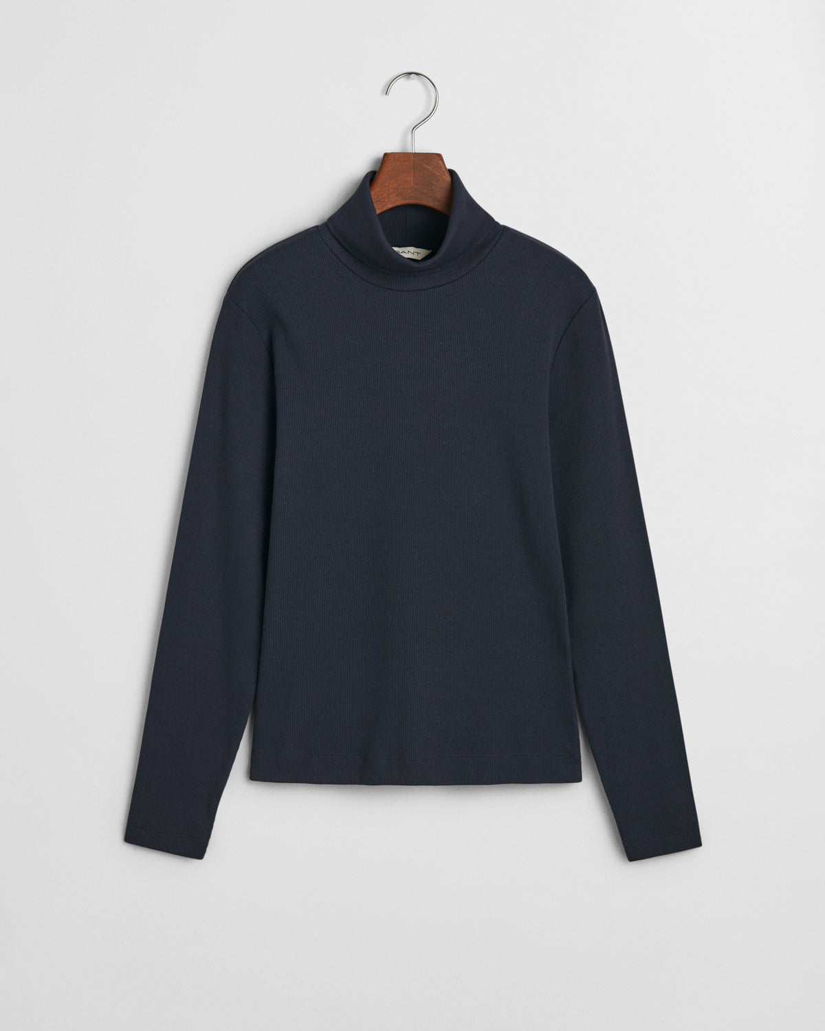 EVENING BLUE, SLIM RIB TURTLENECK, FLAT-LAY BY GANT AU.