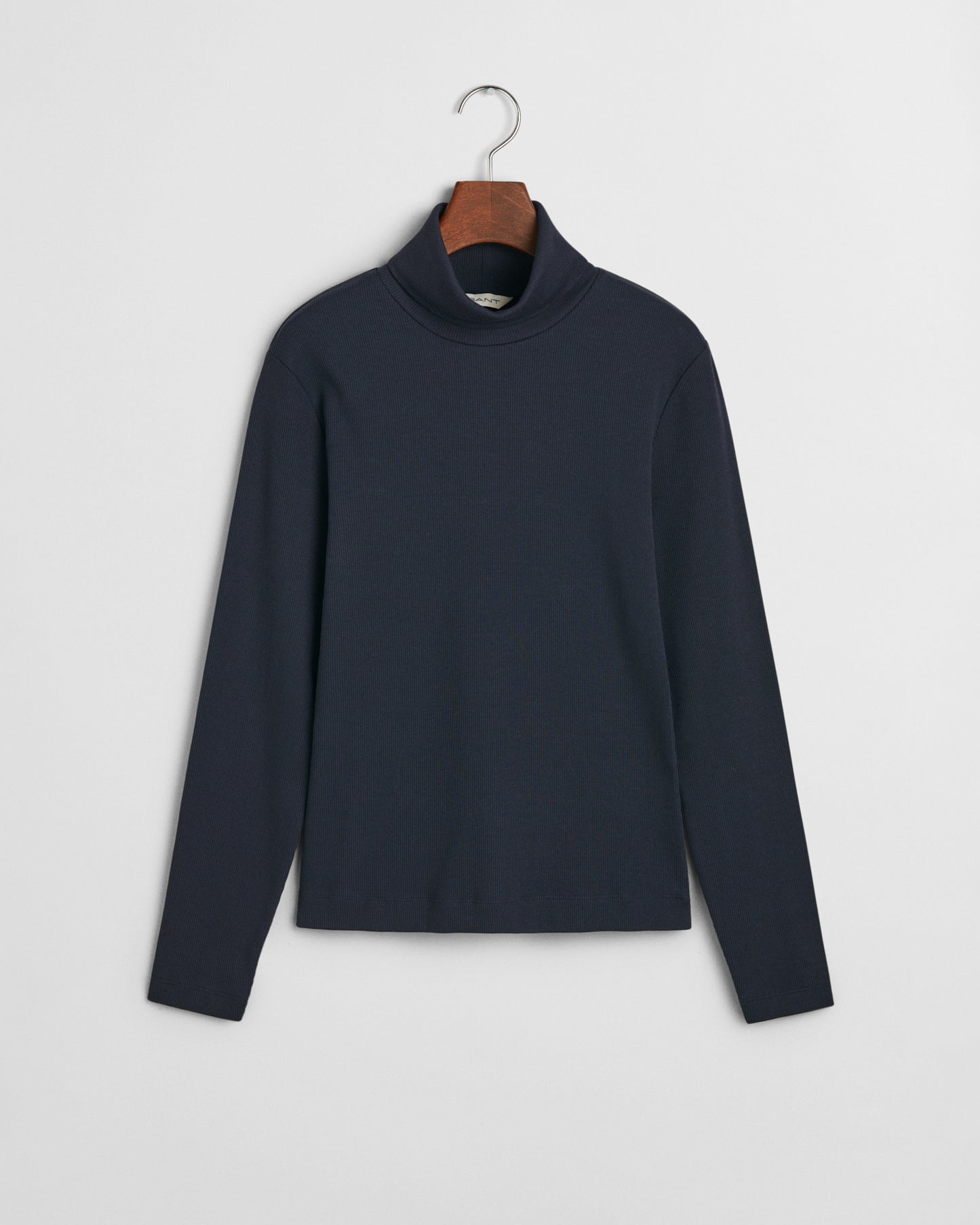 EVENING BLUE, SLIM RIB TURTLENECK, FLAT-LAY BY GANT AU.