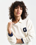 CREAM, G BADGE C-NECK SWEAT, CLOSE-UP BY GANT AU.