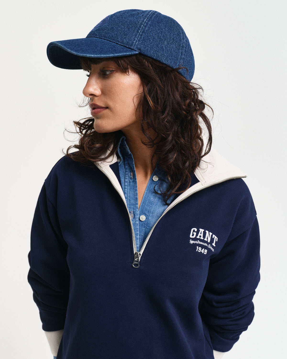 CLASSIC BLUE, SMALL GRAPHIC HALF ZIP SWEAT, CLOSE-UP BY GANT AU.